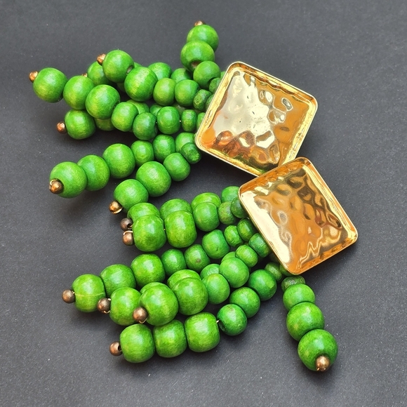 $3 with $5+ Bundle•Chunky Green Bead Earrings JW-14 - Picture 4 of 6